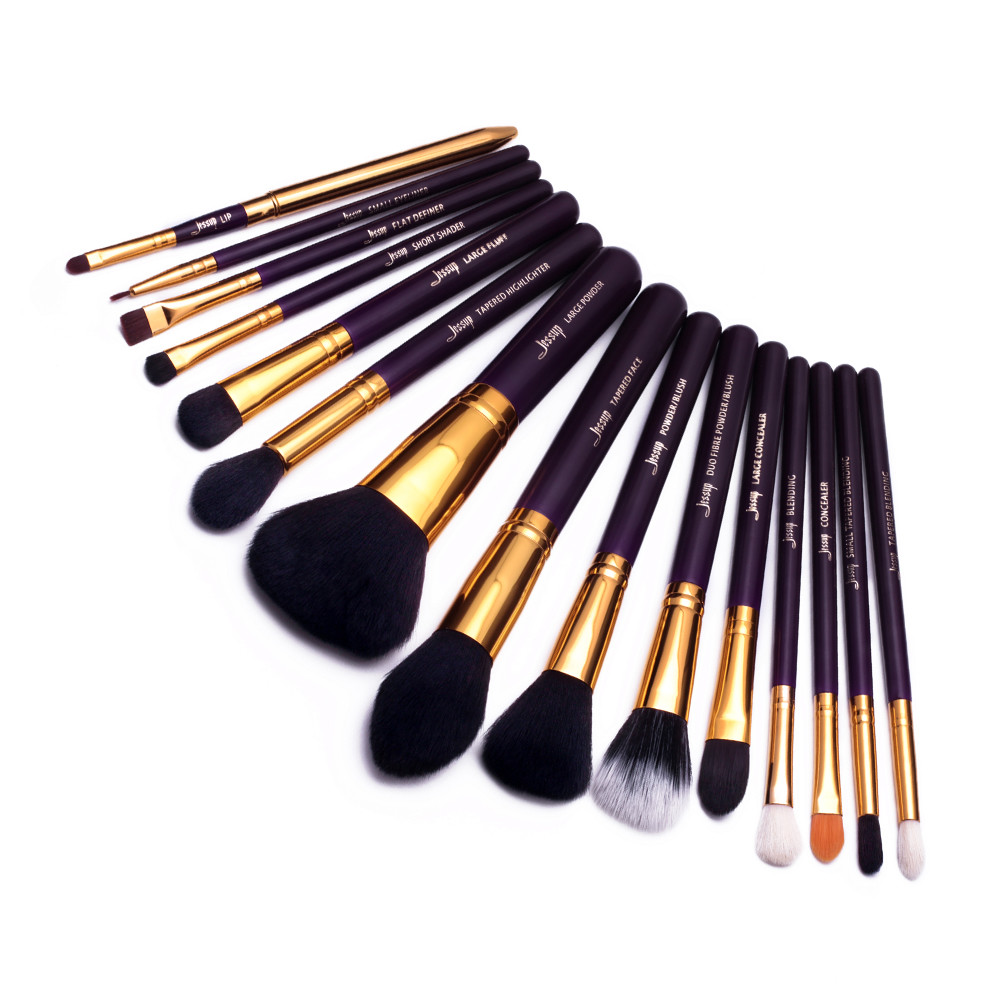 Buy cheap Skin Friendly Essential Makeup Brushes Set OEM Short Shader Brush product