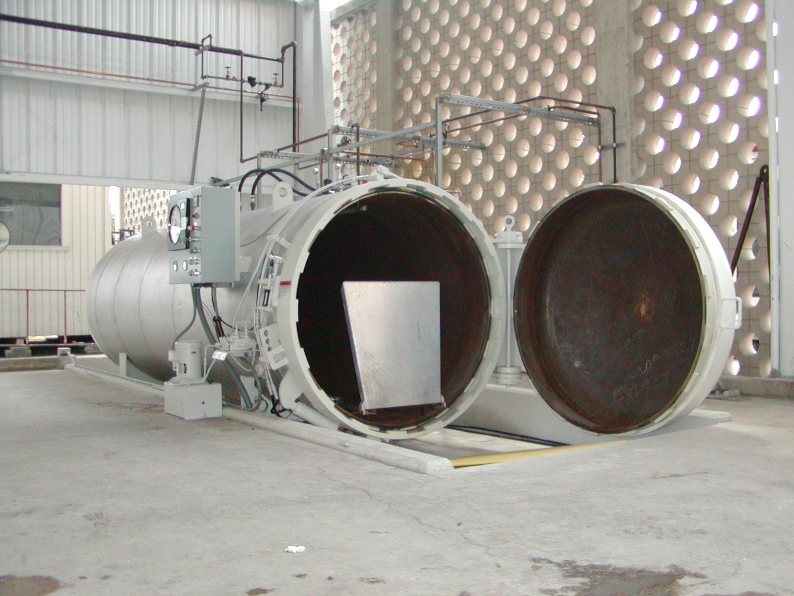 Buy cheap Chemical Concrete Autoclave with PLC control and hydraulic pressure door product