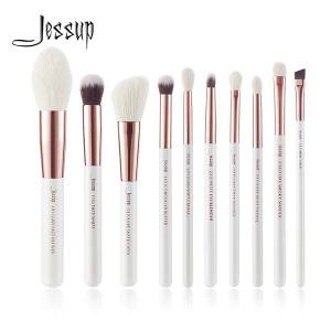 Buy cheap Portable Fluffy Wood Handle Makeup Brushes Eco friendly soft Firm Hair product