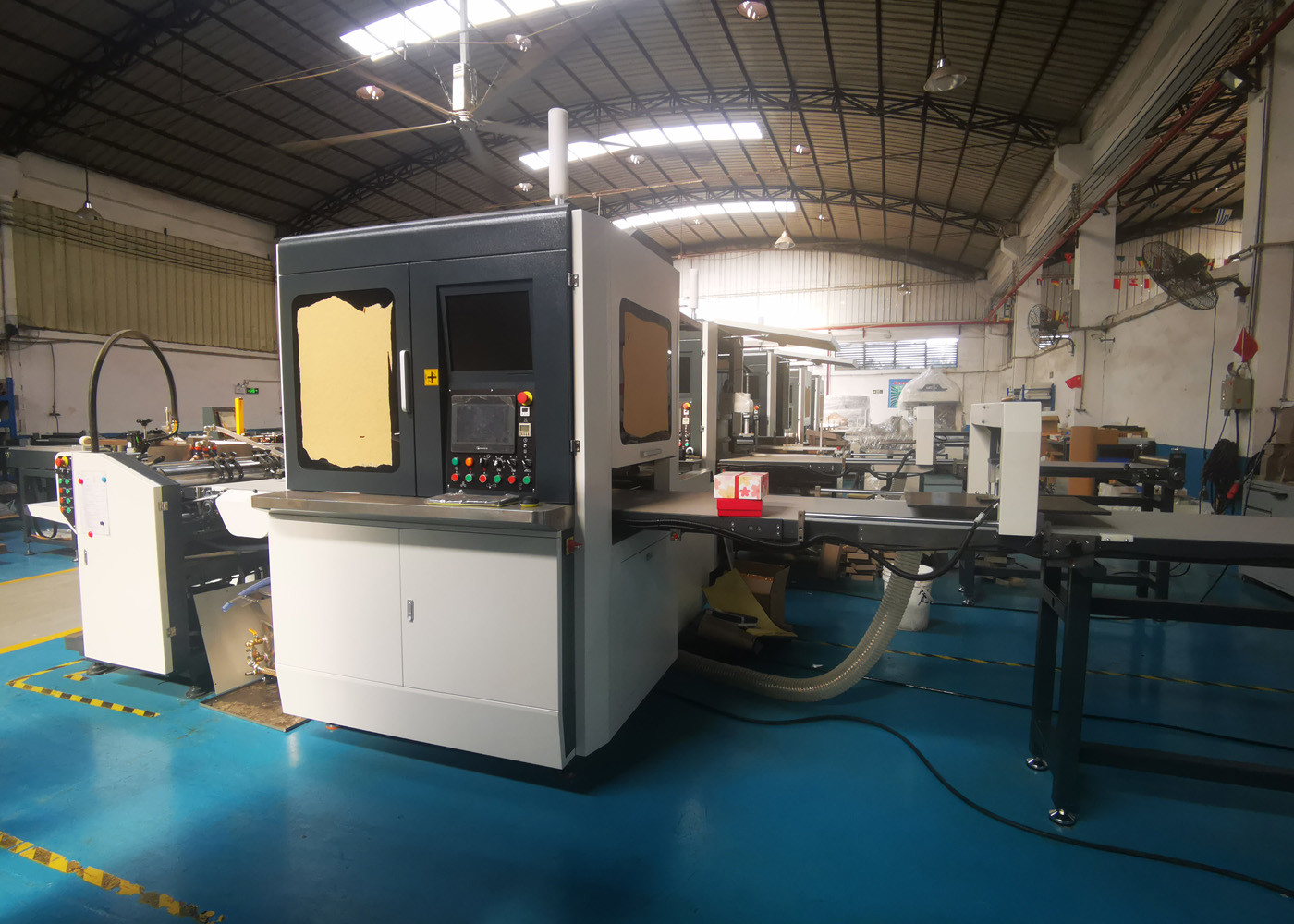 Buy cheap Luxury Shoe Box Making Machine L5981XW3182XH2103mm With Gluing Positioning product