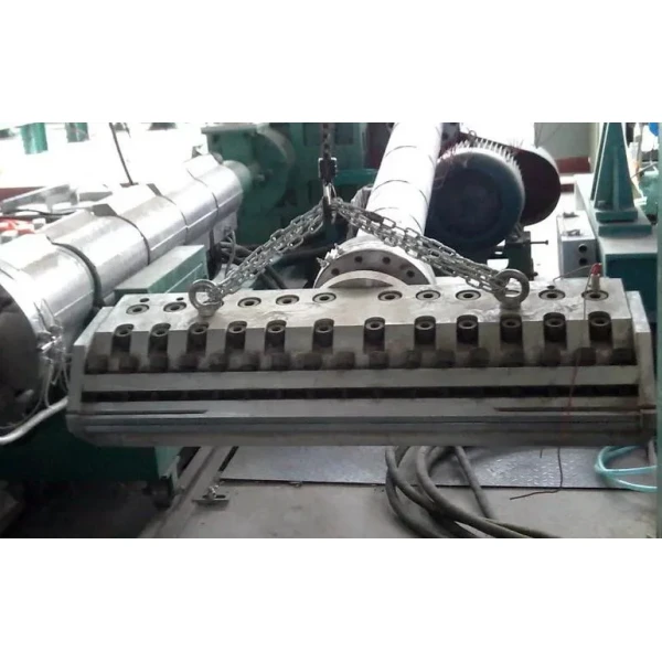 PE Outer Casing Foam Thermal Insulation Steel Pipe Coated by Spray Winding for Long-Lasting Insulation