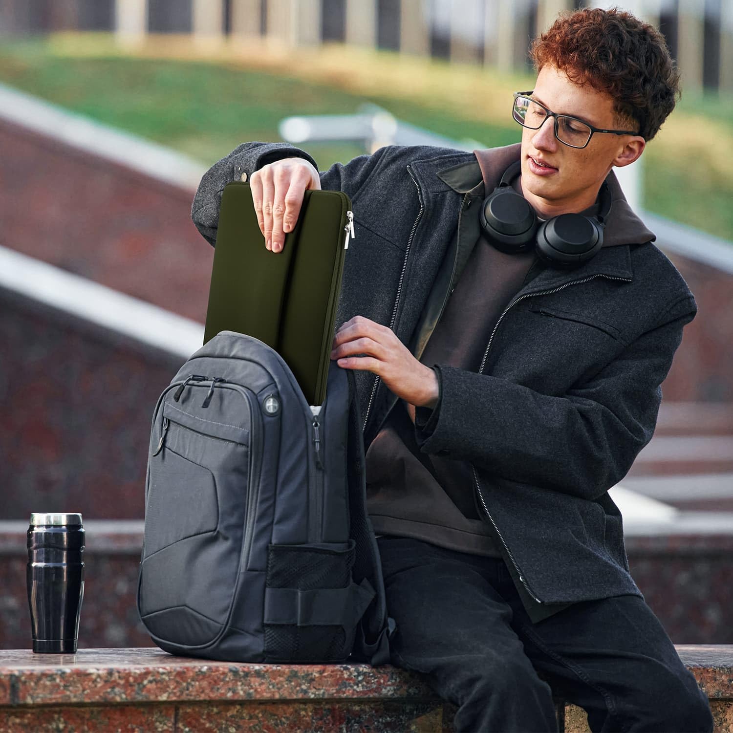 Trendy High Quality Laptop Bag Robust Material Comfortable Carry Suitable for Tech Enthusiasts and Travelers Wholesale OEM/ODM/Private Label