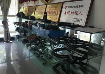 開平市Longsheng Qiaofengハードウェア及びゴム製工場