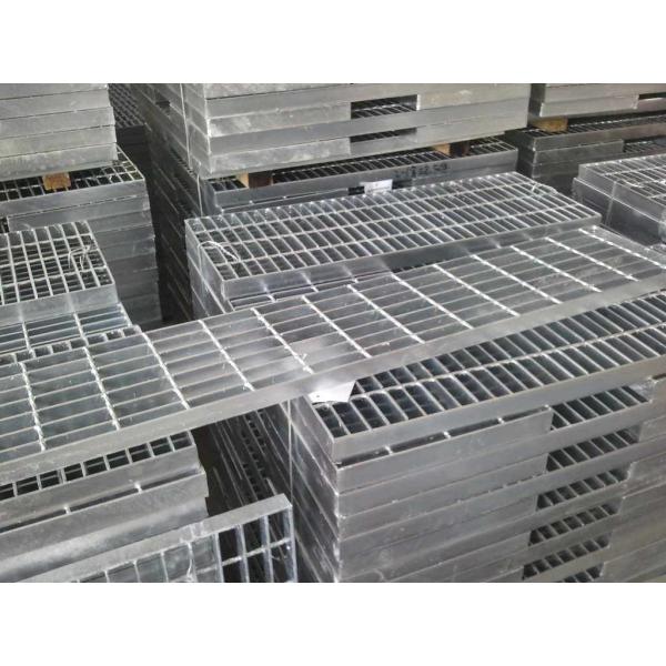 SGS Metal Grates For Driveways / Rectangular Gutter 50 / 100mm Twisted Bar Pitch