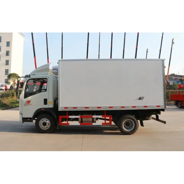 HOWO Refrigerated Van Truck Mini Refrigerator Van