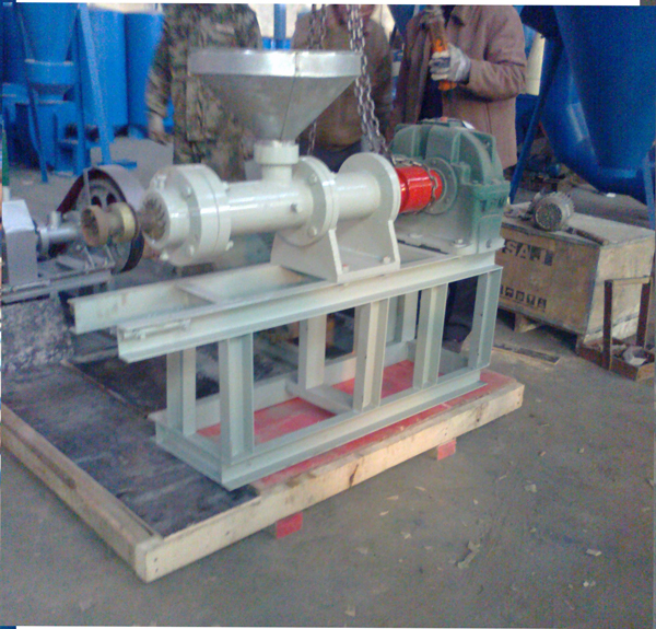 High efficiency Fish food machine/extrusion machine/aquatic feed pellet machine to feed yo