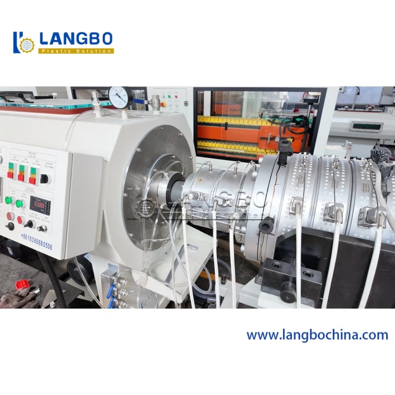 UPVC Pipe Extrusion Line with Stable Vacuum Calibration for Inner Surface Quality Control and Reduced Surface Roughness Defects