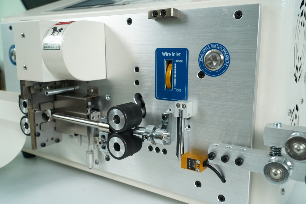 High Efficiency Cable Cutting Machine Inner Outer Layer Cable Cut Strip Machine