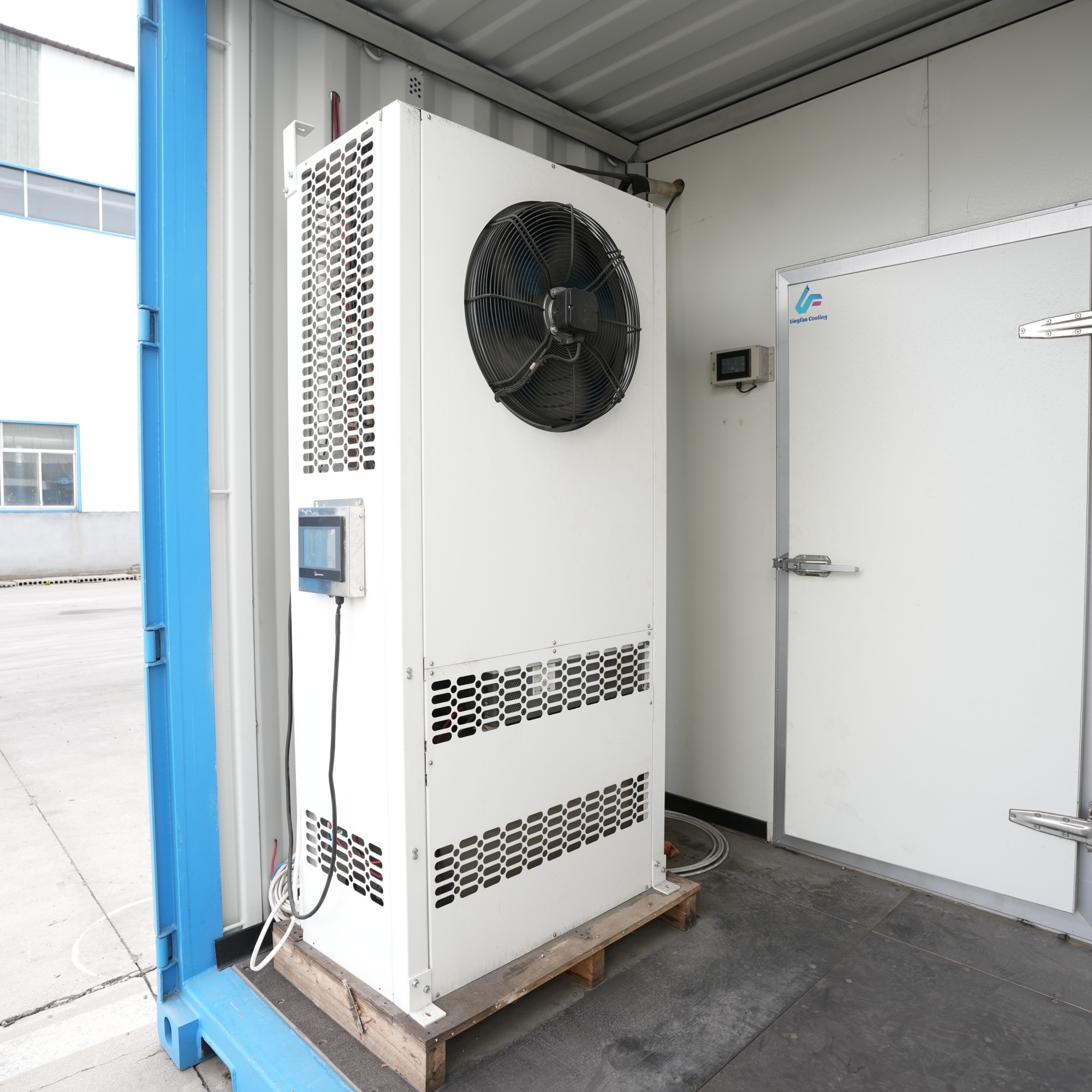 Solar Powered Cold Room with Advanced Integrated Solar Controller for Quick Deployment and Off-Grid Power Supply