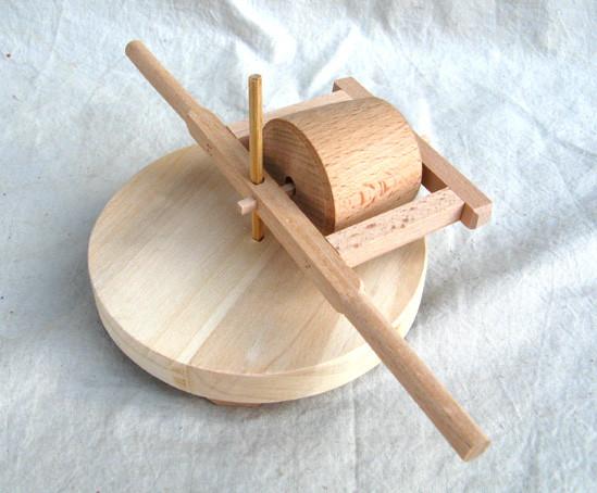 60610 wooden grain roller model toy gift