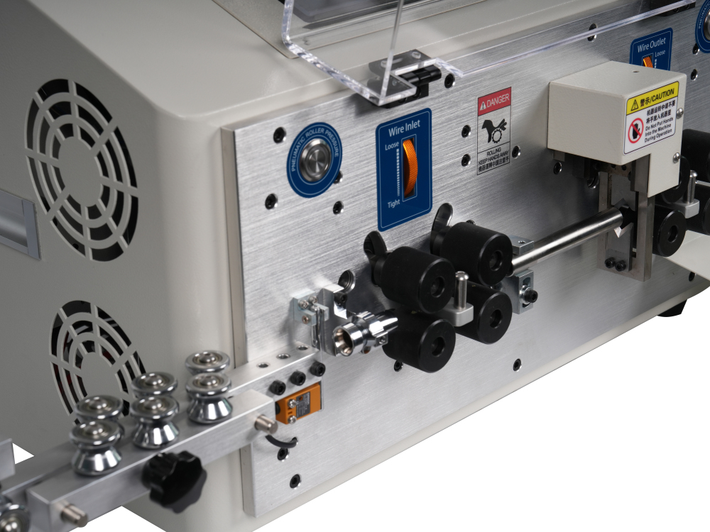 4.3 Inch Touch Screen Automatic Wire Stripping Machines 110V 220V Automatic Cutting And Stripping Machine