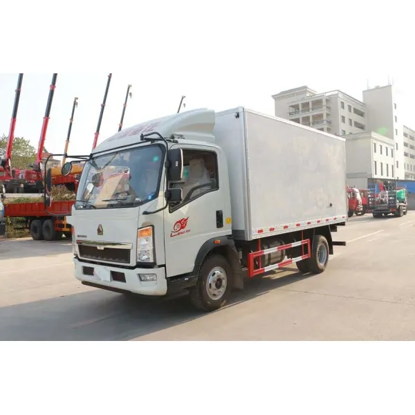 HOWO Refrigerated Van Truck Mini Refrigerator Van