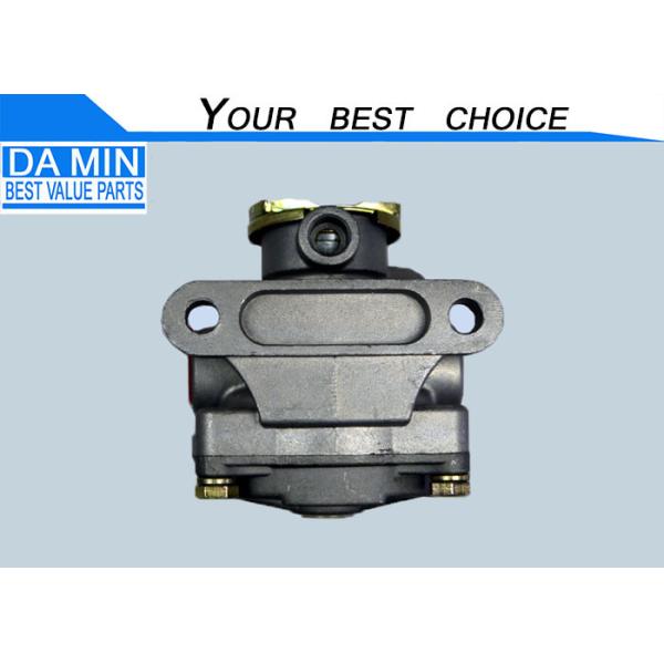 1482102780 ISUZU FVR Parts Brake Relay Valve Put In Cross Frame Member Link Four Connector