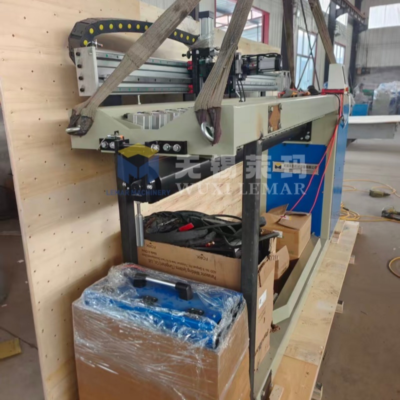 Automatic 1500mm Longitudinal Straight Seam Welding Machine For Tank Pipe