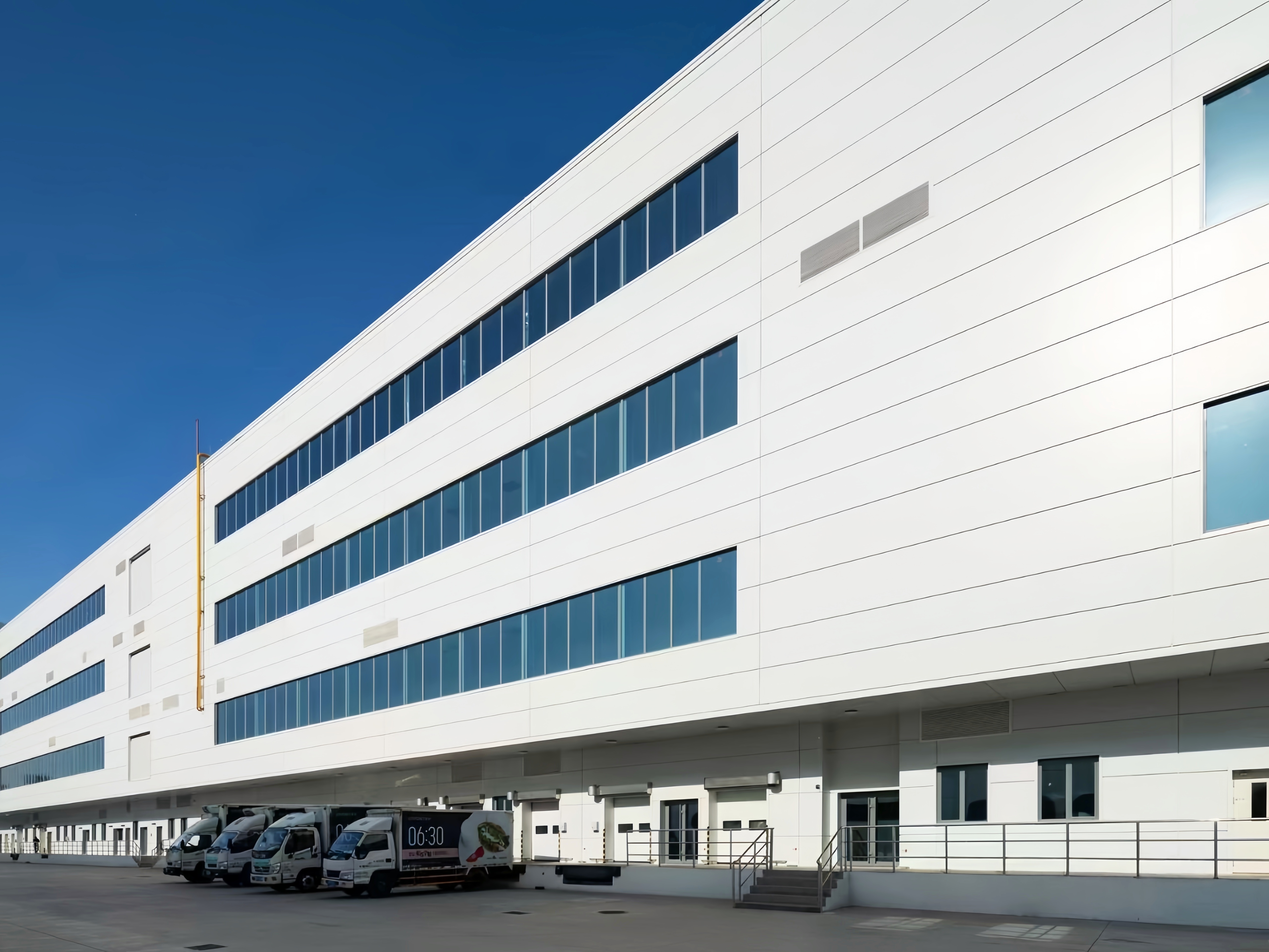 High Anti-rust Bolt Connection Prefab Steel Workshop Wind Snow Resistant Industrial Building Single Sheet Sandwich Panel Enclosure System
