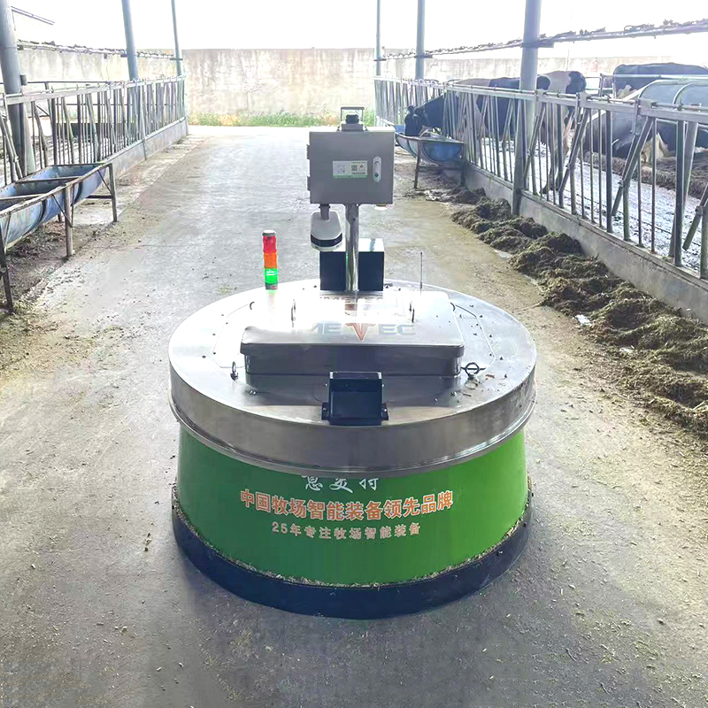 Multifunctional Automatic Feed Pusher Robotic Silage Pusher 48V