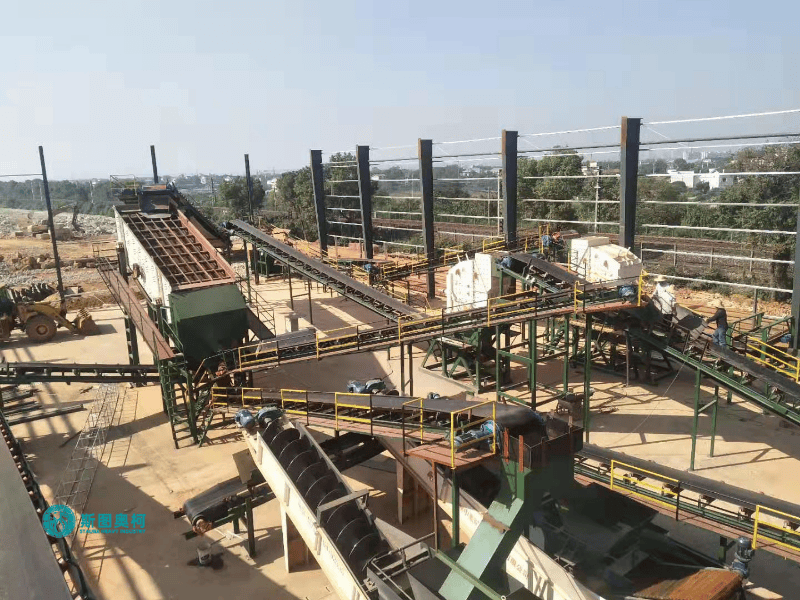 150TPH High Frequency Vibrating Screen Gold Ore Screening Equipment