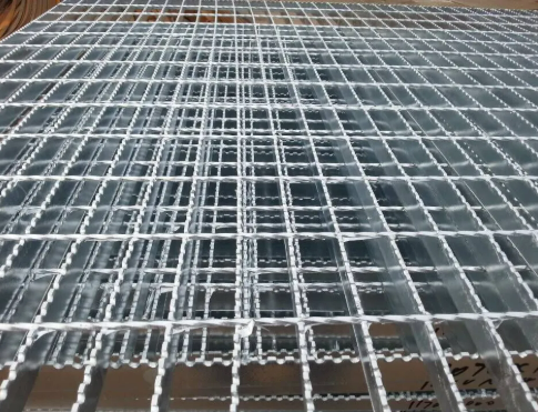 Rust-Proof Galvanized Steel Grating Platform Serrated Steel Grating