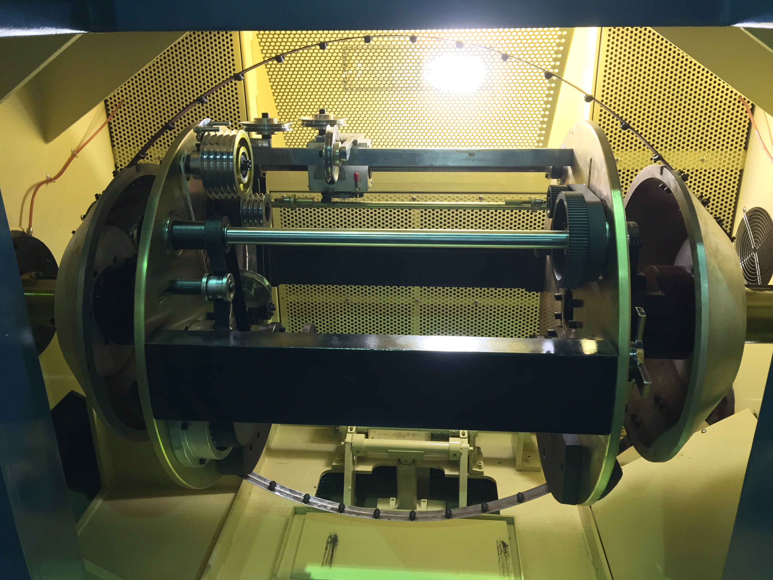 Standard Double Copper Wire Twisting Machine Bunching Diameter 630mm Touch Screen Operation
