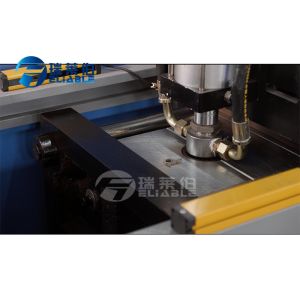 Exceptional Hollow Automatic Stretch Bottle Blowing Machine CE ISO Certification