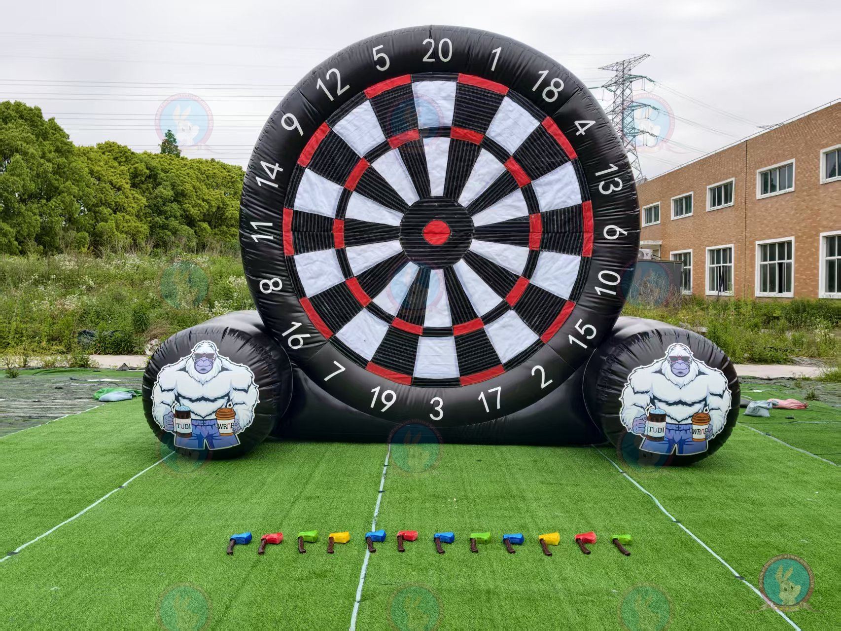 Commercial Giant Inflatable Axe Throw Game with Soft Foam Axes for Carnival, Events & Team BuildingGiant Sticky Axe Throwing Target for EventsCommerci