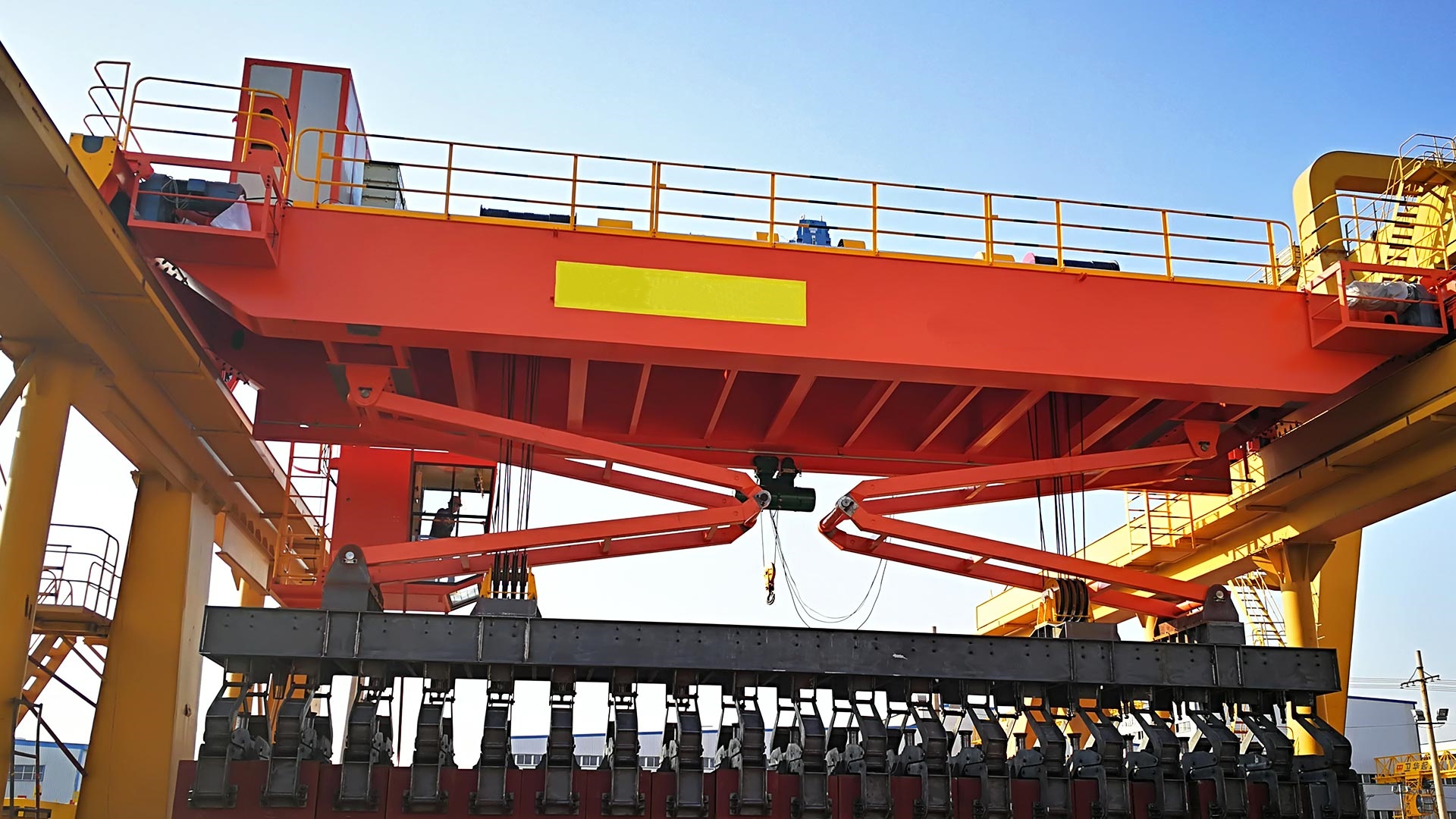 Customized Anode Carbon Stacking Overhead Crane Hydraulic Lifting Equipment for Aluminum Smelter Carbon Plant Workshop