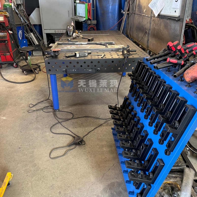 D28 3D Welding Table with 28mm Hole and 100mm Grid Spacing Design