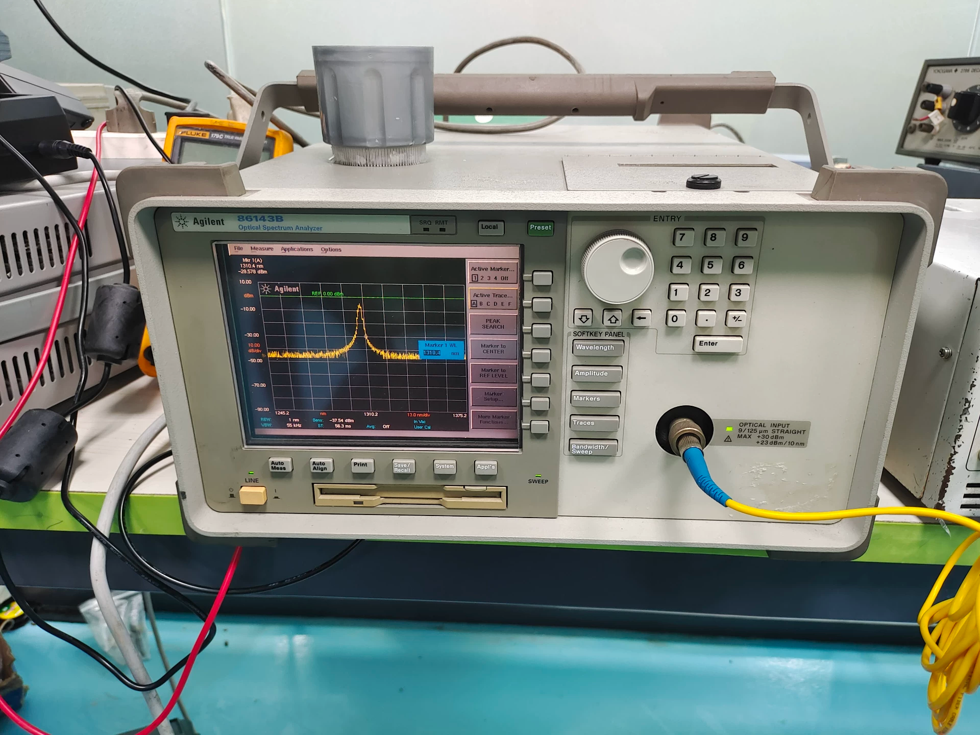 Agilent 86143B Optical Spectrum Analyzer 600–1700nm High Resolution