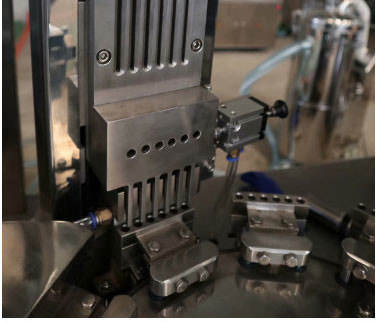 Full Auto Capsule Filling Machine For Powder Touch Screen Control