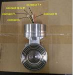 Low cost differential pressure sensor for pressure transmitter
