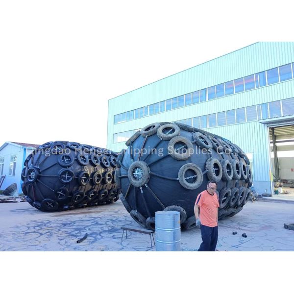 Pneumatic rubber fender in marine environment