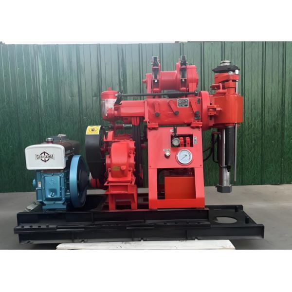 A portable geological exploration drilling rig with flexible operation