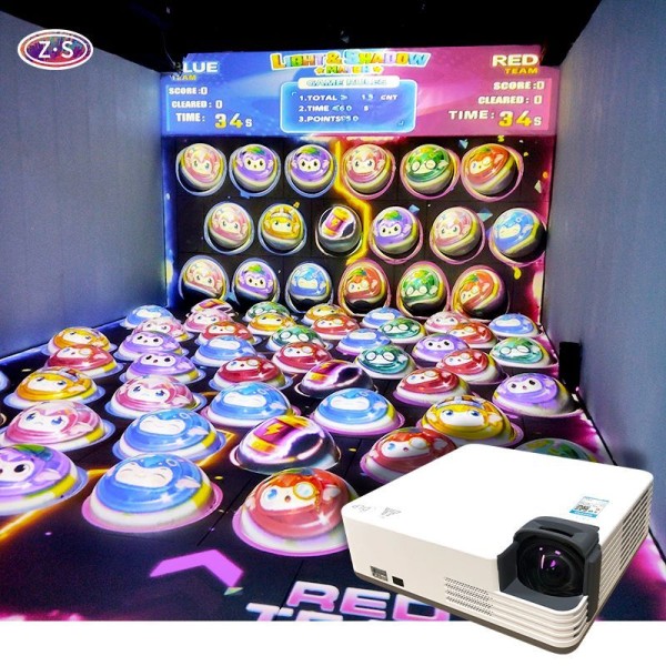 Smart Interactive Projection System Immersive Bouncing Sphere for Creative