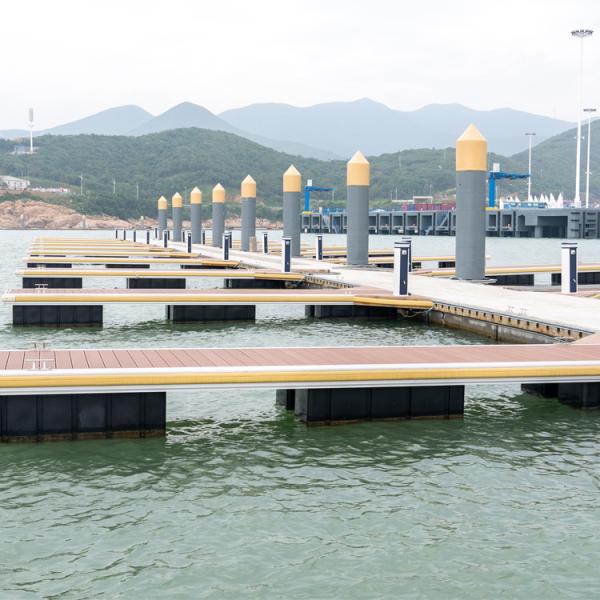 Marina Dock Aluminum Alloy 6061 T6 Floating Dock Design Yacht Ship Floating Pontoon Bridge With Mooring Cleats Fenders