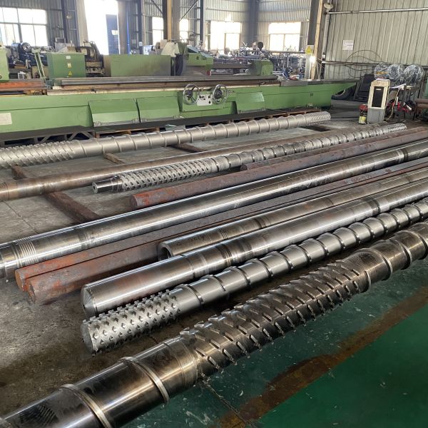 Plastic sheet and plate extruder screw and barrel
