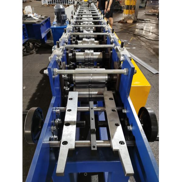 Continuous Customized Roll Forming Machine With Protective Chain Cover And Hydraulic Flying Shear For Fence Post Profiles