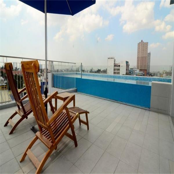 Create a Unique Pool Experience with Our Customized Acrylic Pool Desig