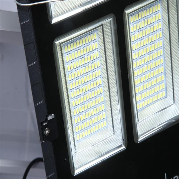 Customized Solar Powered LED Street Lights 200w With Solar Panel