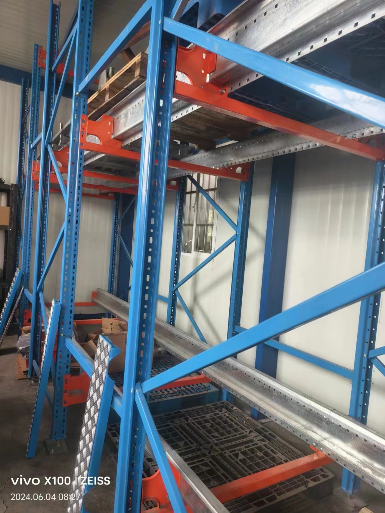 Radio Shuttle Rack FIFO LIFO Dual Mode Pallet Racking System Fire Access Both Ends Loading
