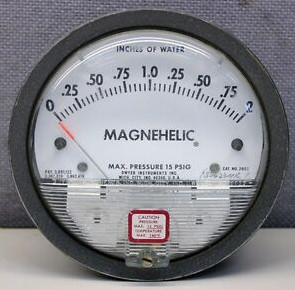Dwyer Precision Pointer Differential Pressure Gauge side view