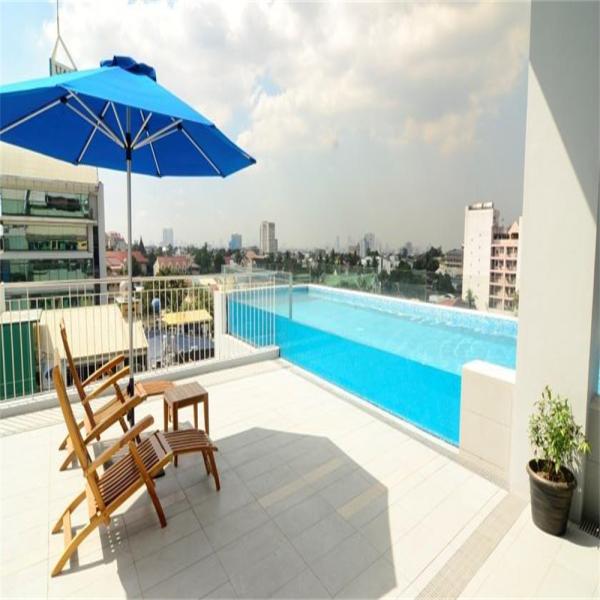 Create a Unique Pool Experience with Our Customized Acrylic Pool Desig