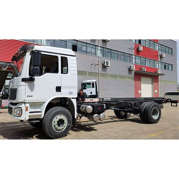 Shacman L3000 Light Cargo Truck Chassis 4X2 Small Lorry Truck 3-5 Tons