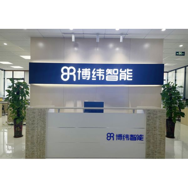 860 960 Mhz Inside 9dBi Antenna E710 Chip UHF Integrated RFID Reader for Vehicle