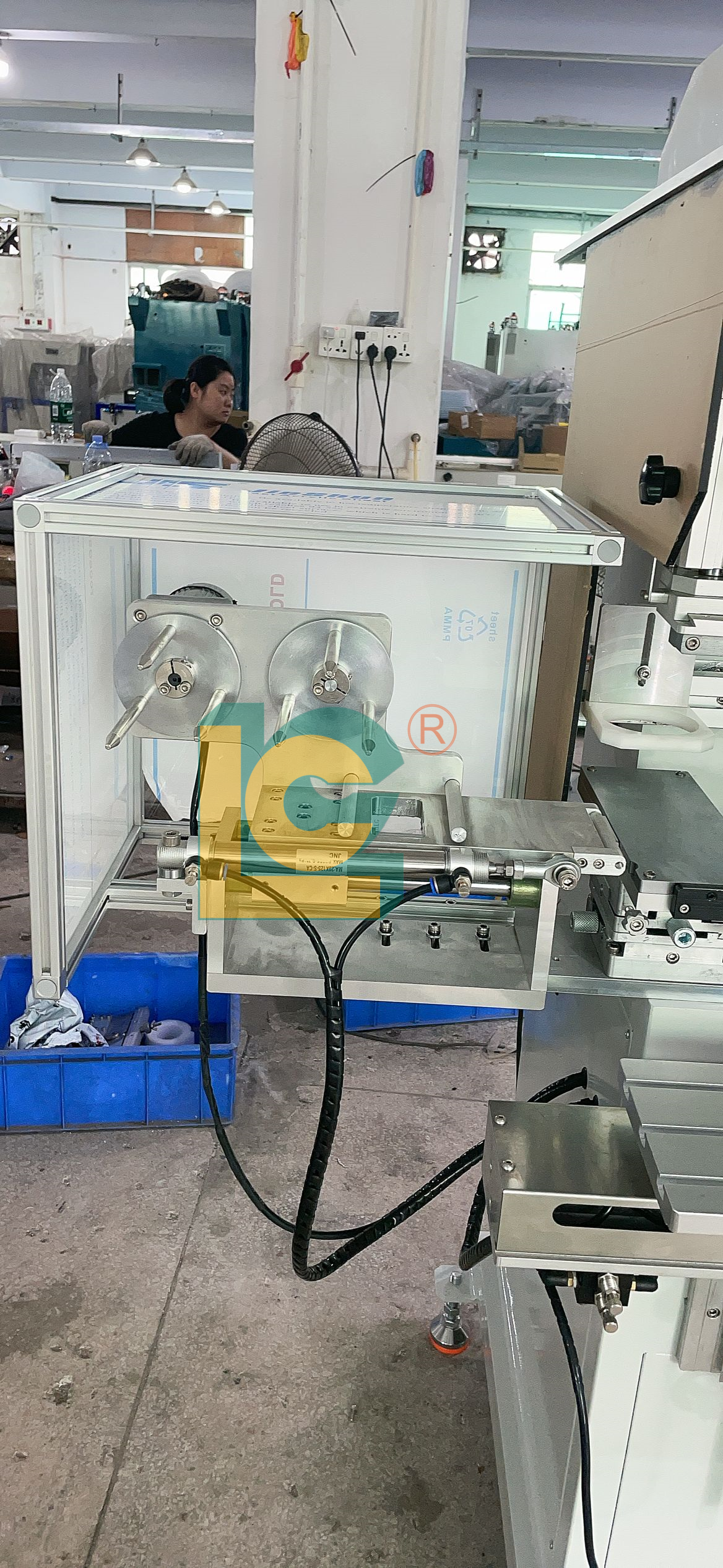 LC 2 color closed ink cup pad printer with shuttle and auto pad cleaning function