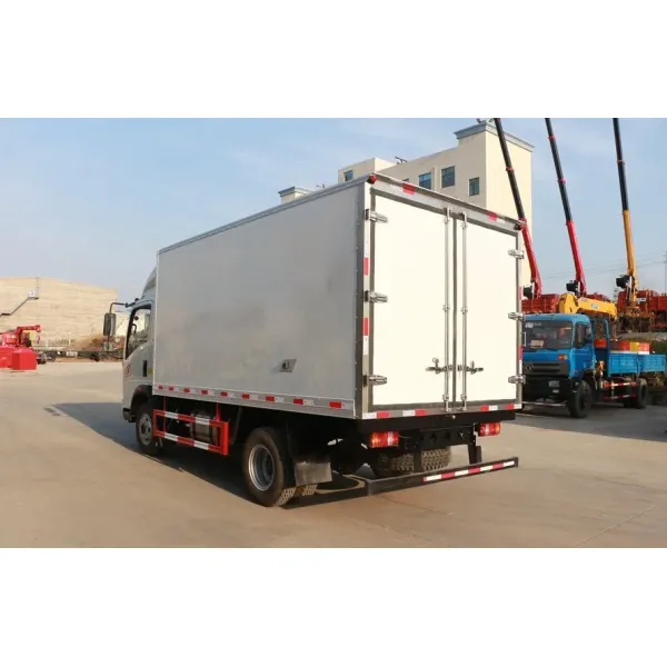 HOWO Refrigerated Van Truck Mini Refrigerator Van