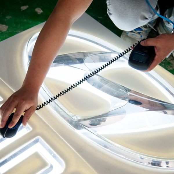 LED Plastic 3D Car Logo, 3D Acrylic Car Sign for 4s store shop