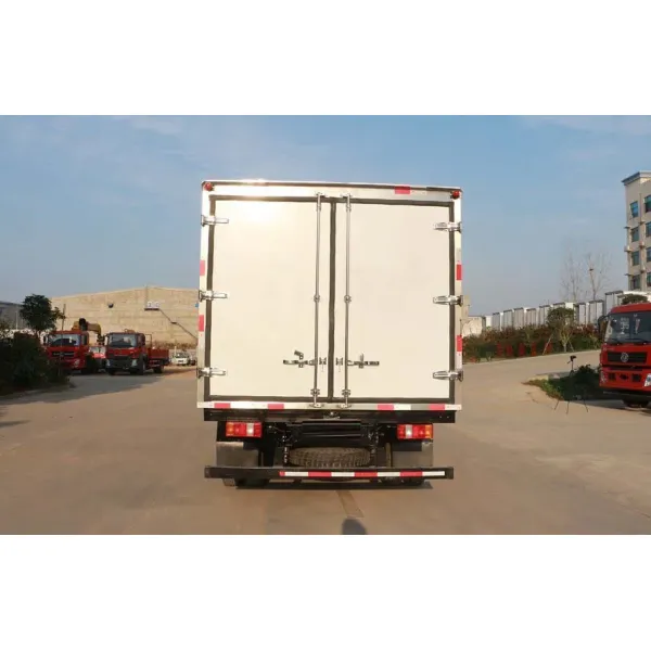 HOWO Refrigerated Van Truck Mini Refrigerator Van