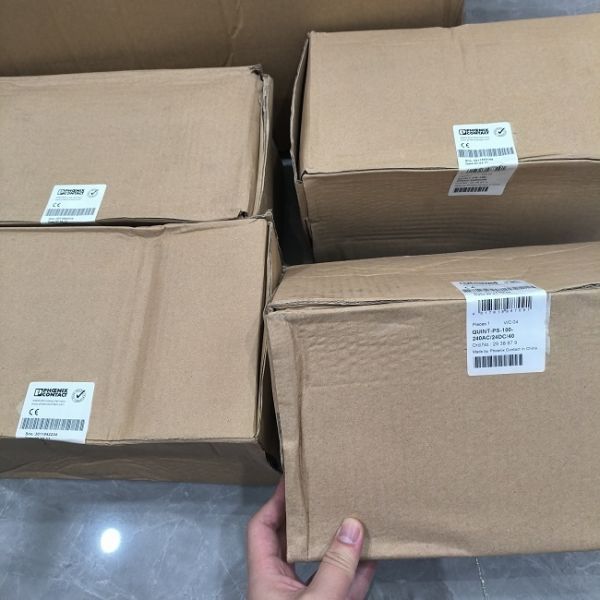 2938879 Phoenix Contact QUINT-PS-100-240AC/24DC/40 Switching Power Supply 110-240 VAC