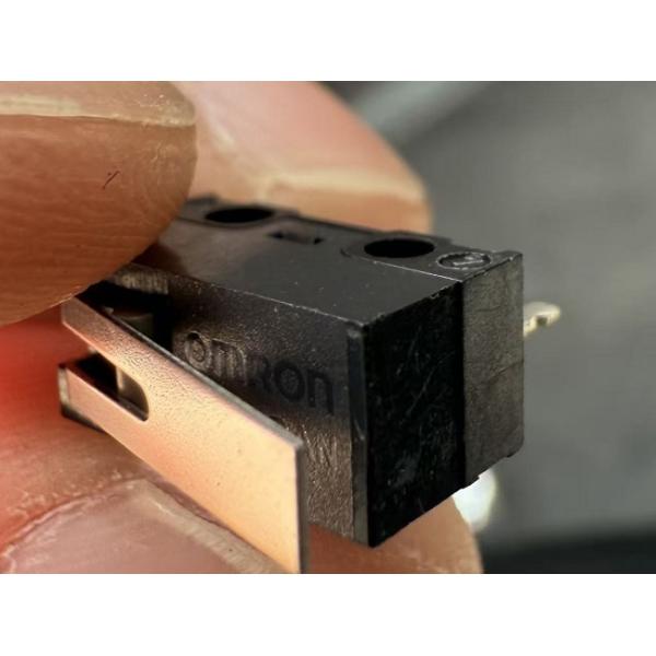 D2F-FL Omron 1A Basic Switch 15.8mm Footprint High Precision For PCB Or Panel Mount