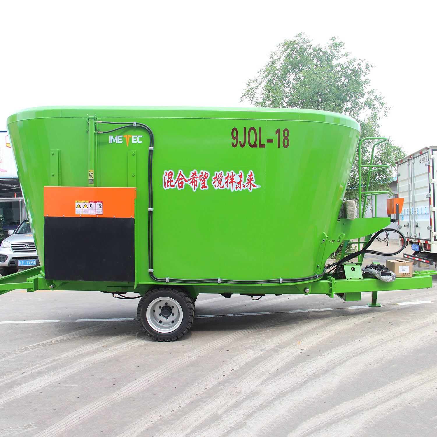 Close-up of pusher mechanism